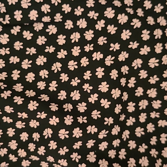 SO BRAND WOMENS JUNIOR SIZE BLACK FLORAL SOFT SHORTS HIGH RISE SIZE MEDIUM - Picture 3 of 13